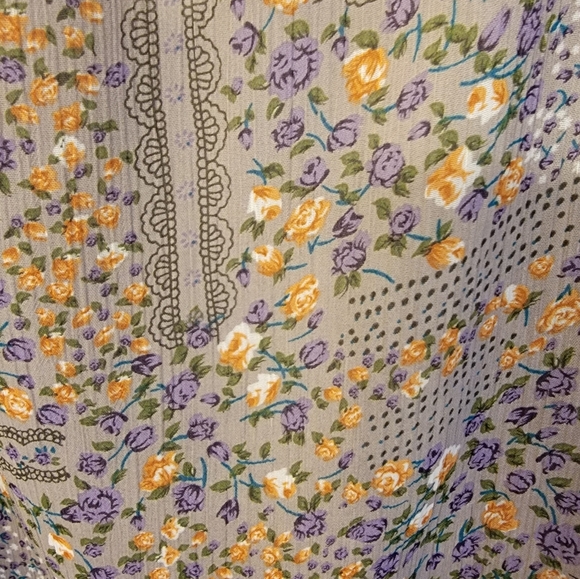 Old Navy Boho Sleeveless Grey Floral Top, Size Medium - Picture 3 of 10